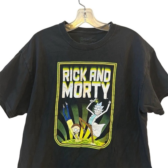 Rick and Morty Men's Black Graphic T-Shirt Size L Short Sleeve Crew Neck- flawed - Picture 2 of 7